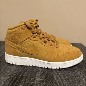 Nike Women's Sneakers in Tan and White